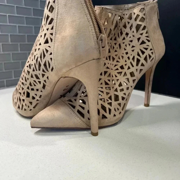 BCBGeneration Beige Cutout Ankle Boots Size 10 - Picture 2 of 10